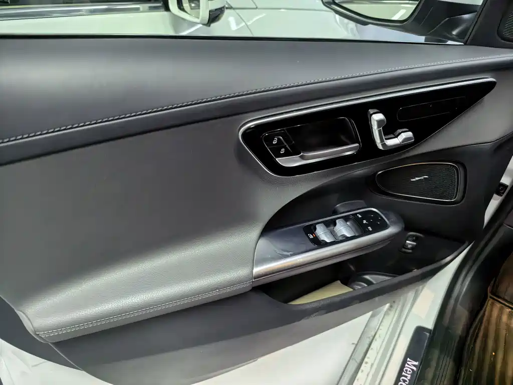Mercedes-Benz C-Class 2022 — фото 4