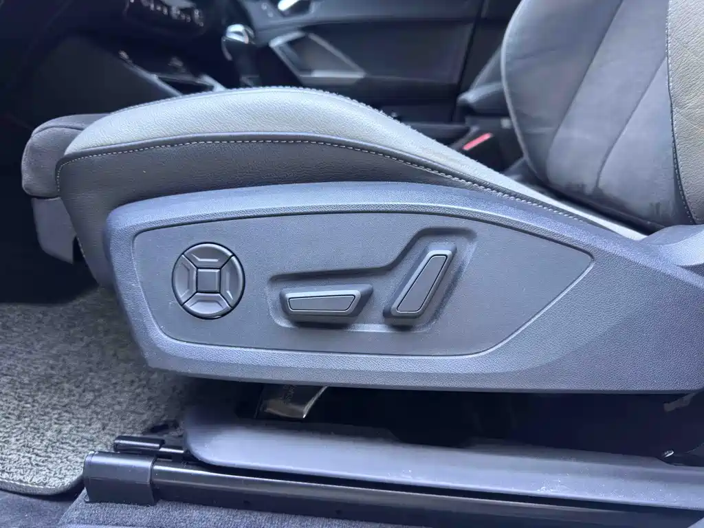 Audi Q3 2023 — фото 17