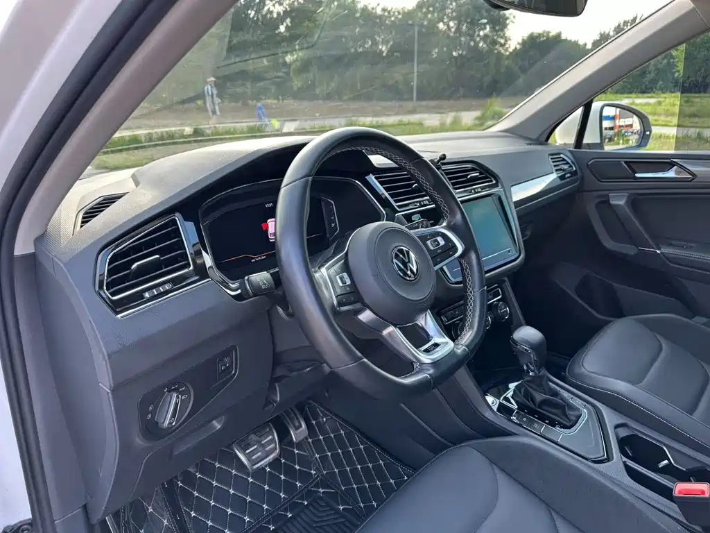 Volkswagen Tiguan L 2021 — фото 14
