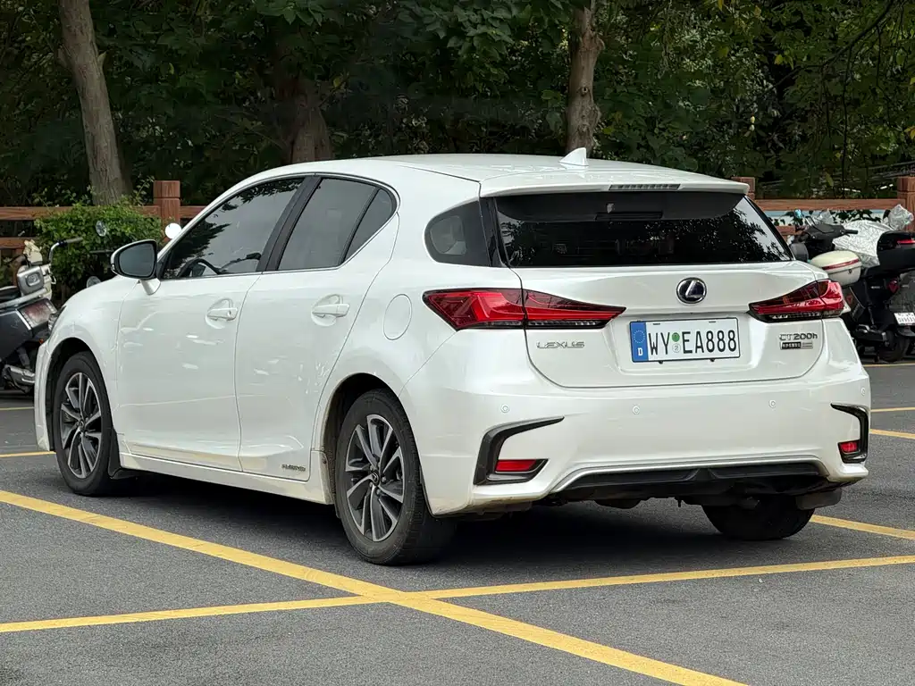 Lexus CT 2018 — фото 7