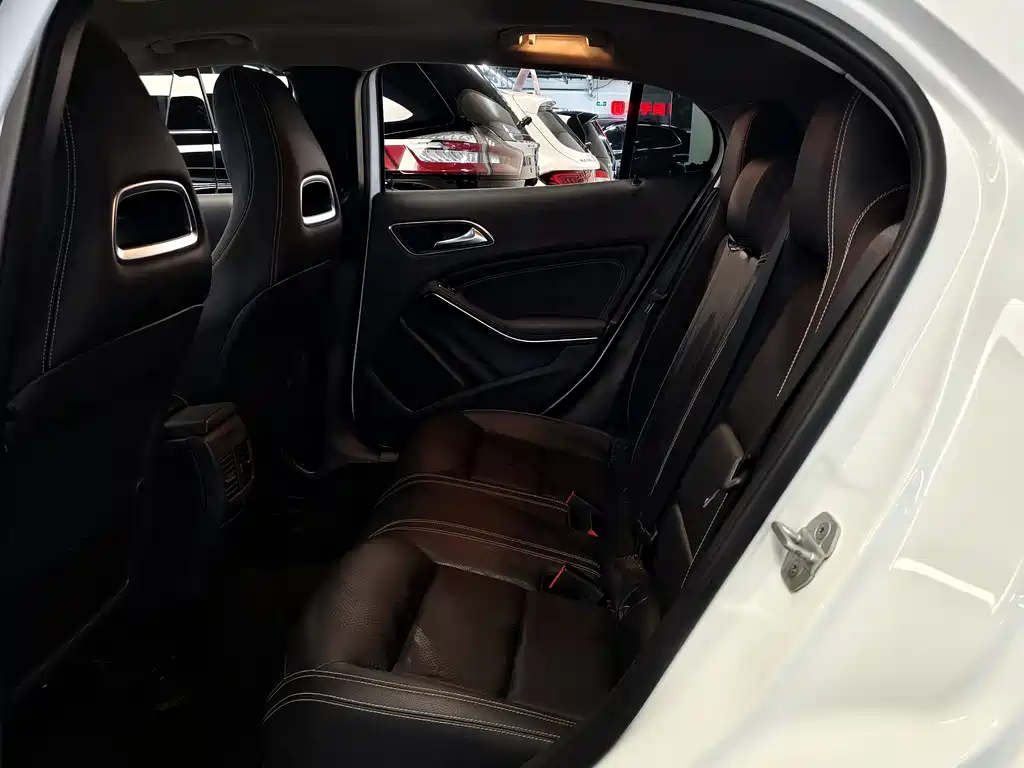 Mercedes-Benz GLA 2016 — фото 10