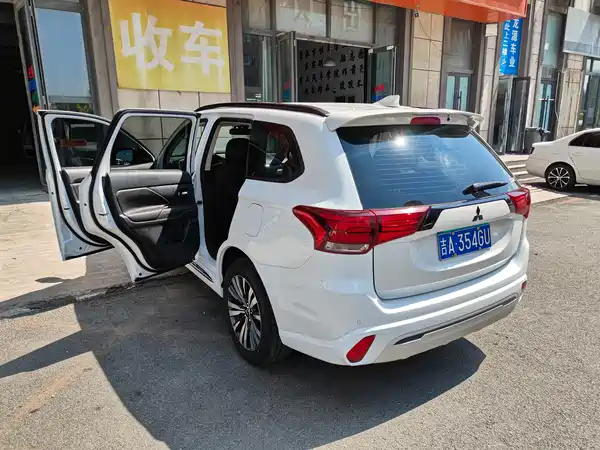 Mitsubishi Outlander 2022