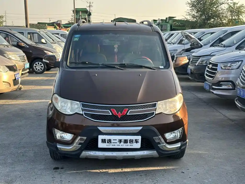 Wuling Hongguang 2015 — фото 2