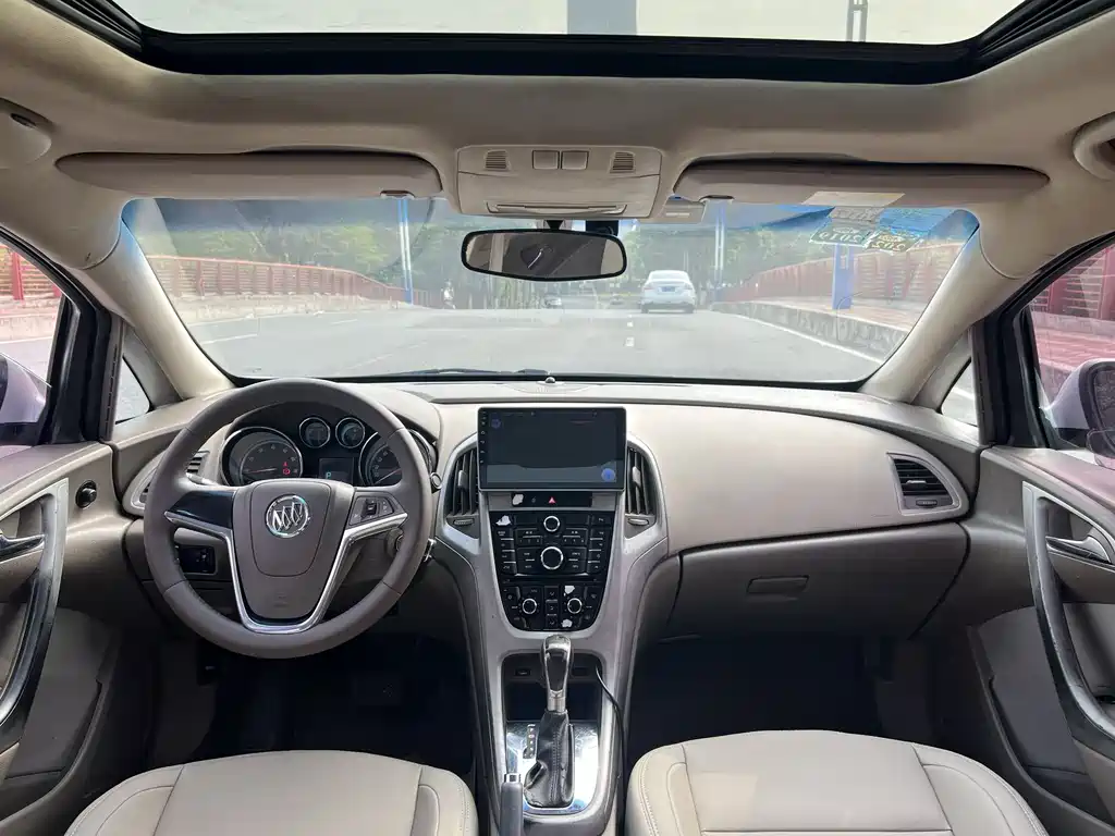 Buick Excelle 2015 — фото 11
