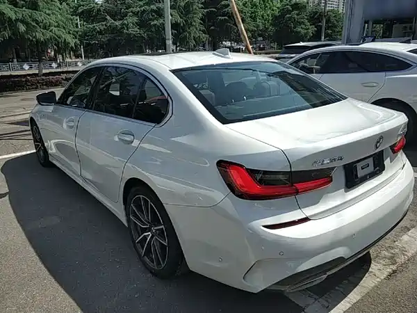 BMW 3 Series 2021