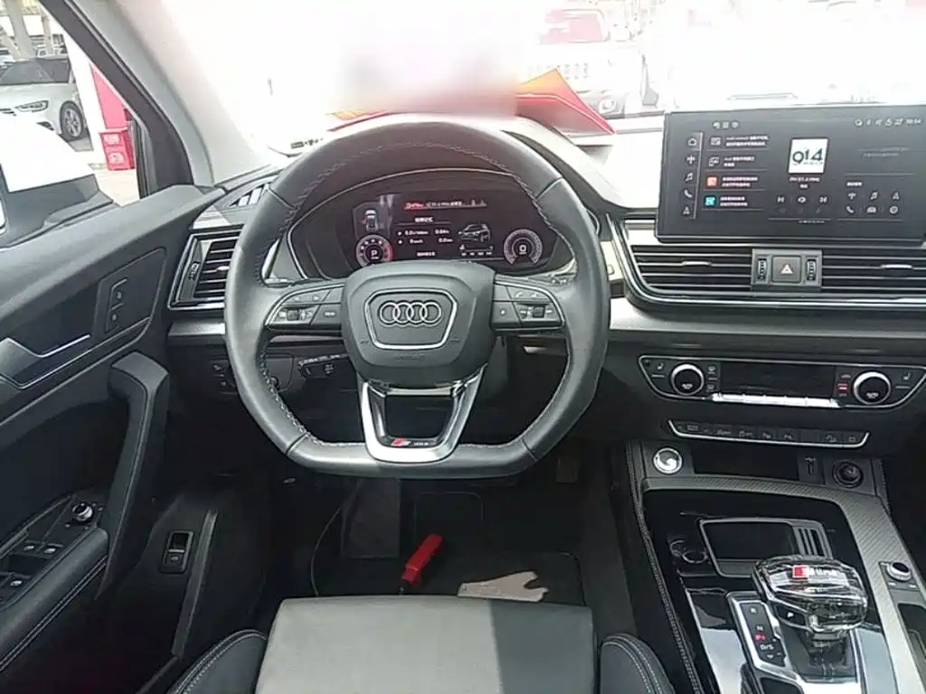 Audi Q5L 2022 — фото 11