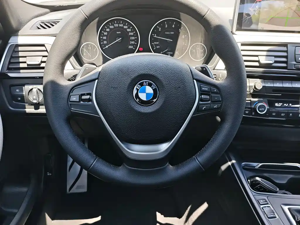 BMW 3 Series 2017 — фото 8