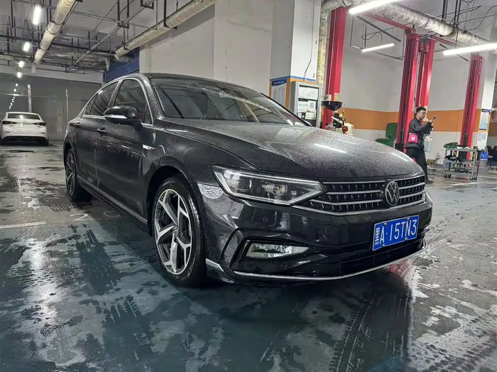 Volkswagen Magotan 2024