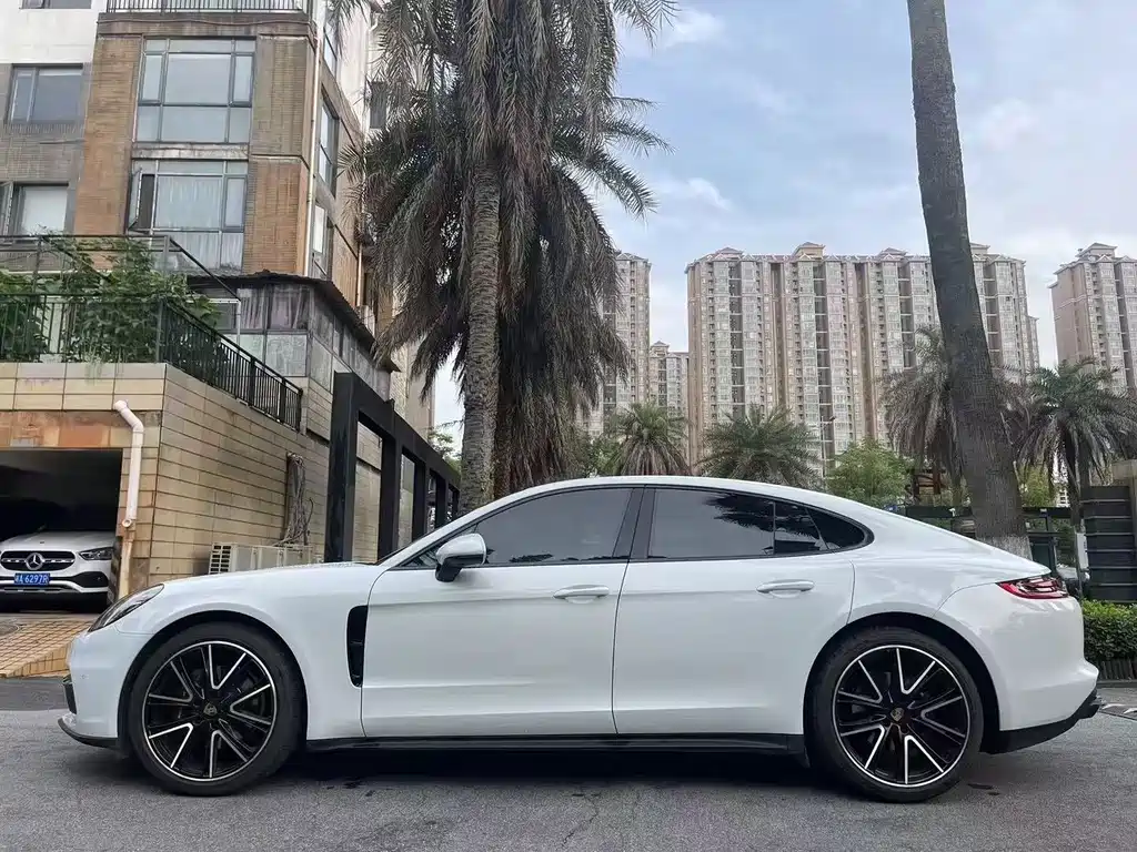 Porsche Panamera 2019 — фото 9