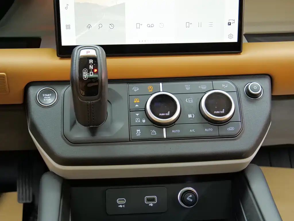 Land Rover Defender 2023 — фото 14