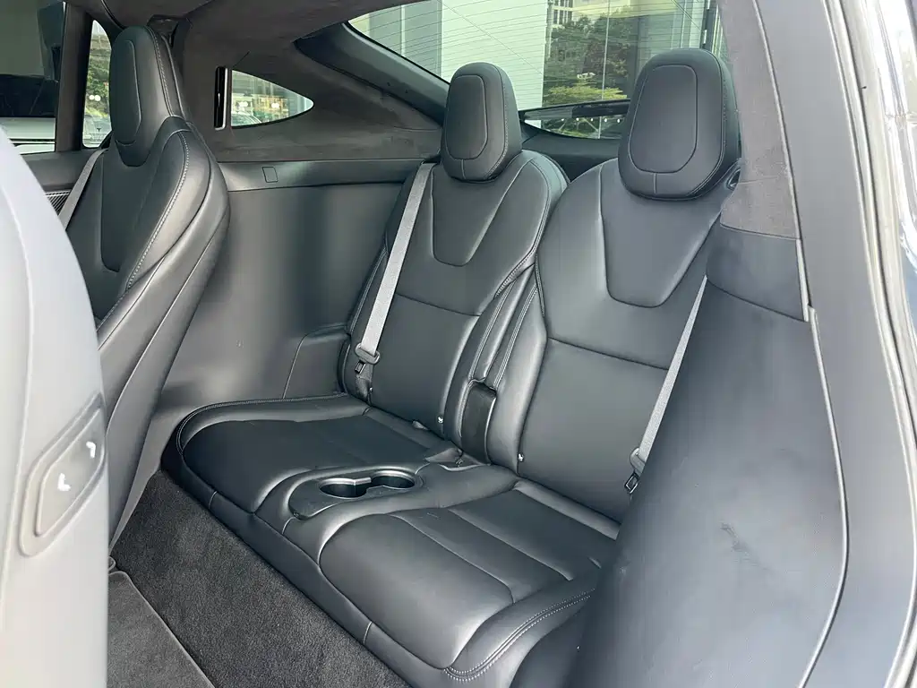 Tesla Model X 2019 — фото 11