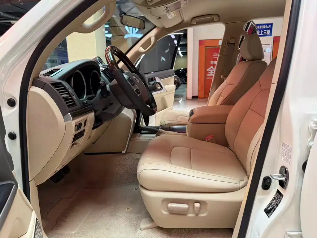 Toyota Land Cruiser 2015 — фото 13