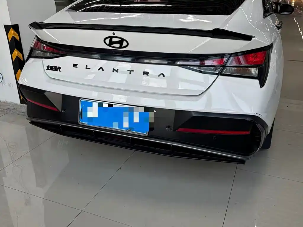 Hyundai Elantra 2024
