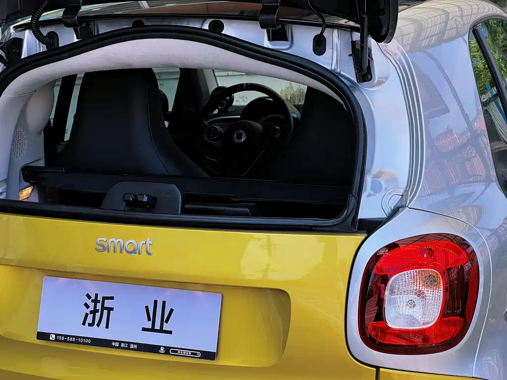 smart Fortwo 2017 — фото 13