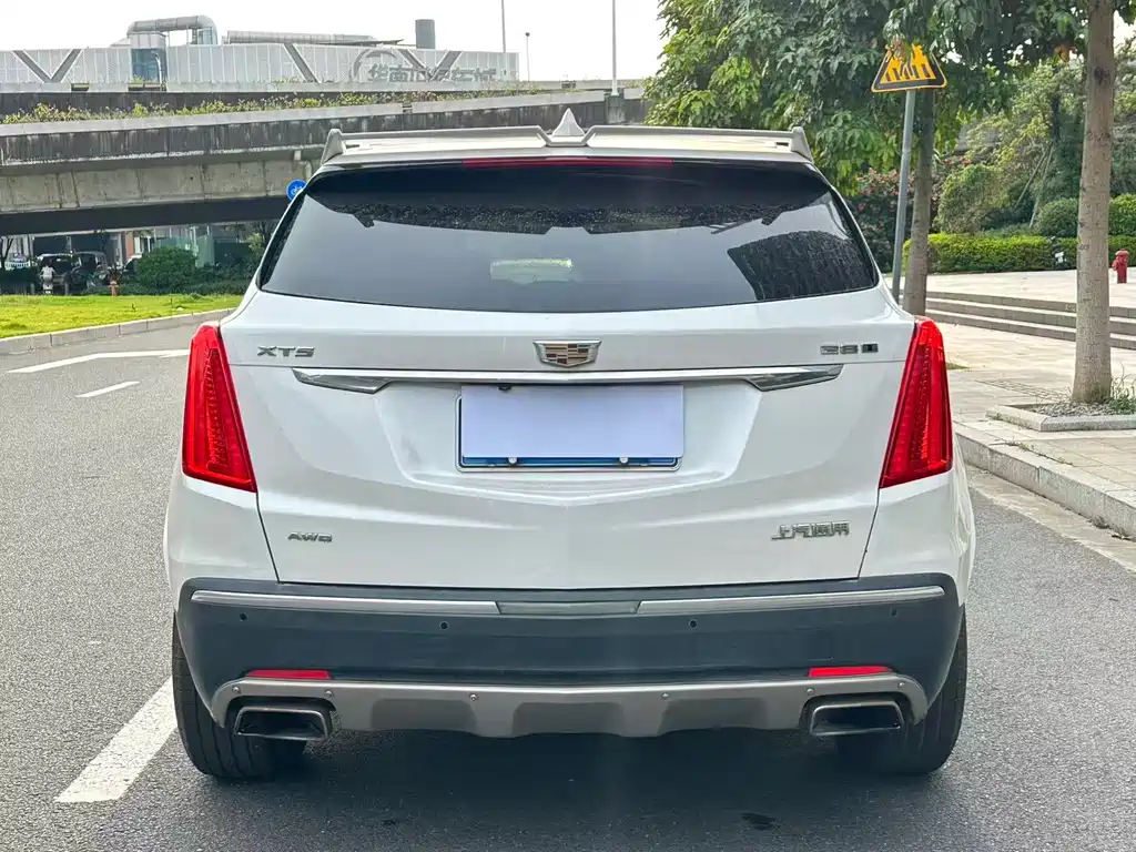 Cadillac XT5 2018 — фото 16