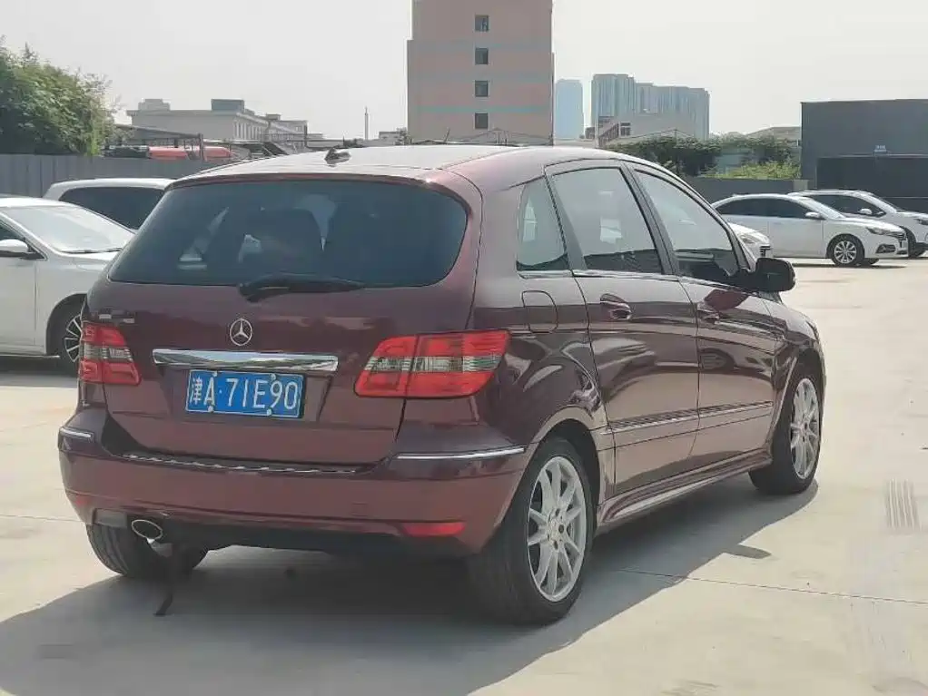 Mercedes-Benz B-Class 2011