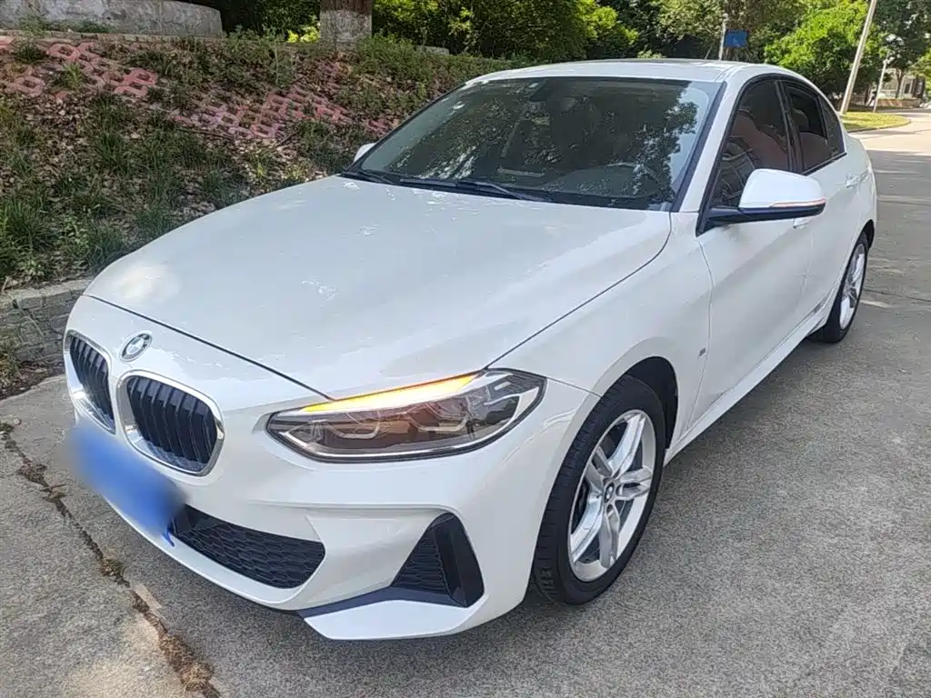 BMW 1 Series 2020 — фото 1