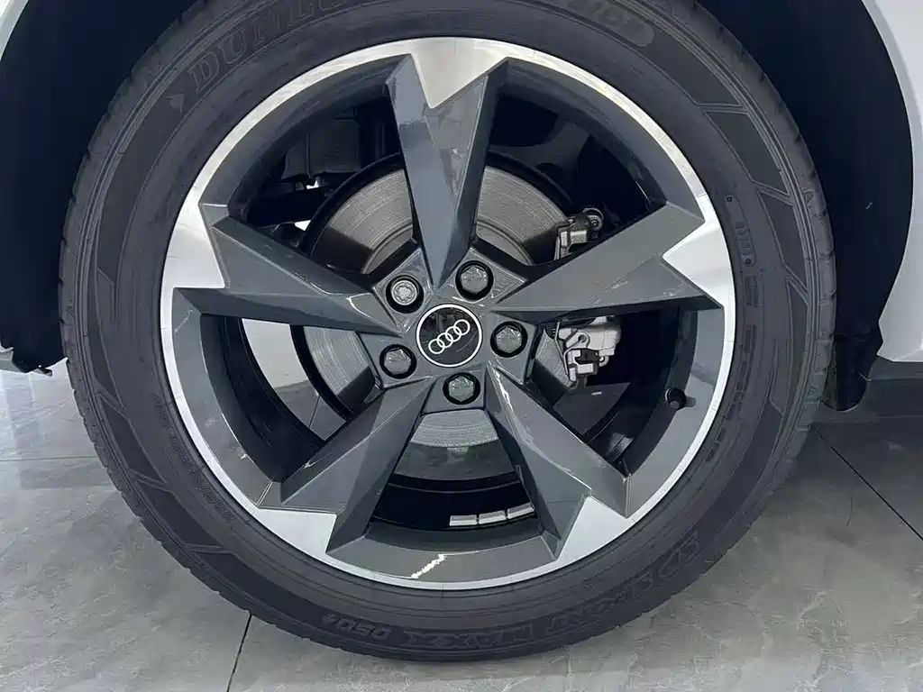 Audi Q3 2023 — фото 17