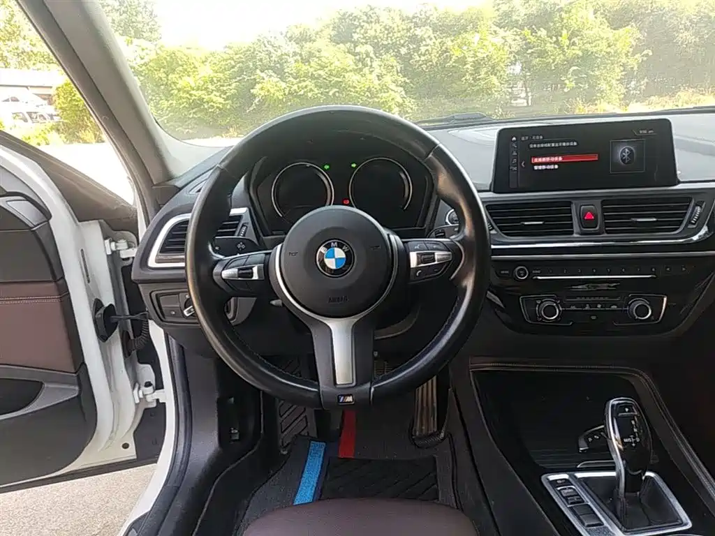 BMW 1 Series 2020 — фото 11