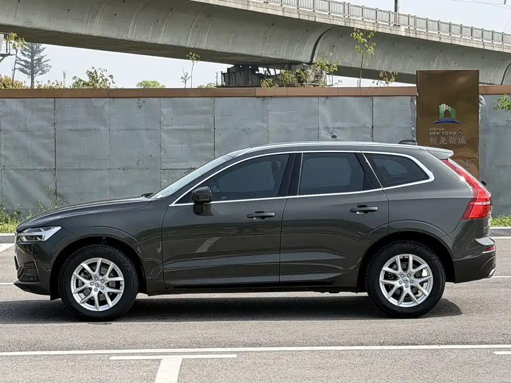 Volvo XC60 2019 — фото 16