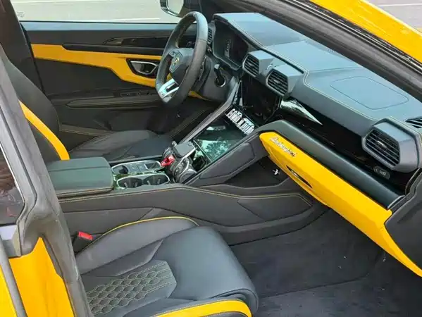Lamborghini Urus 2025