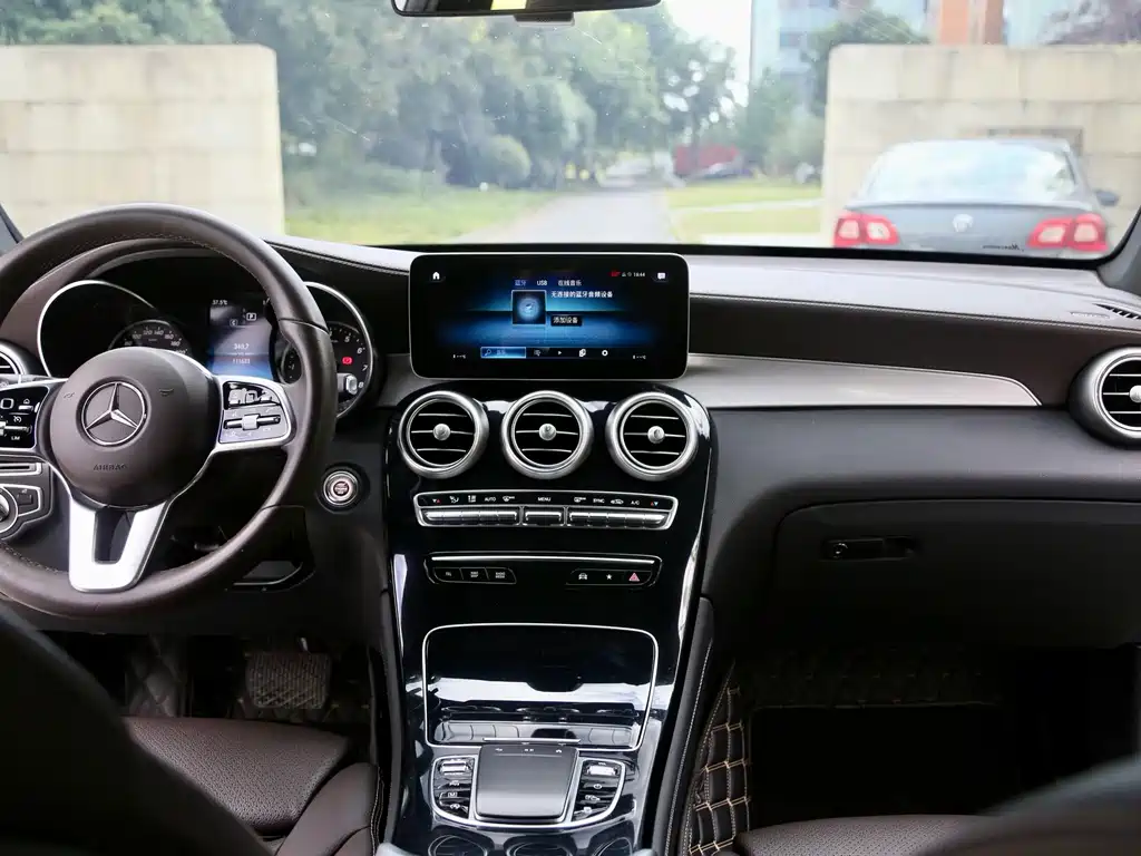 Mercedes-Benz GLC 2020 — фото 12