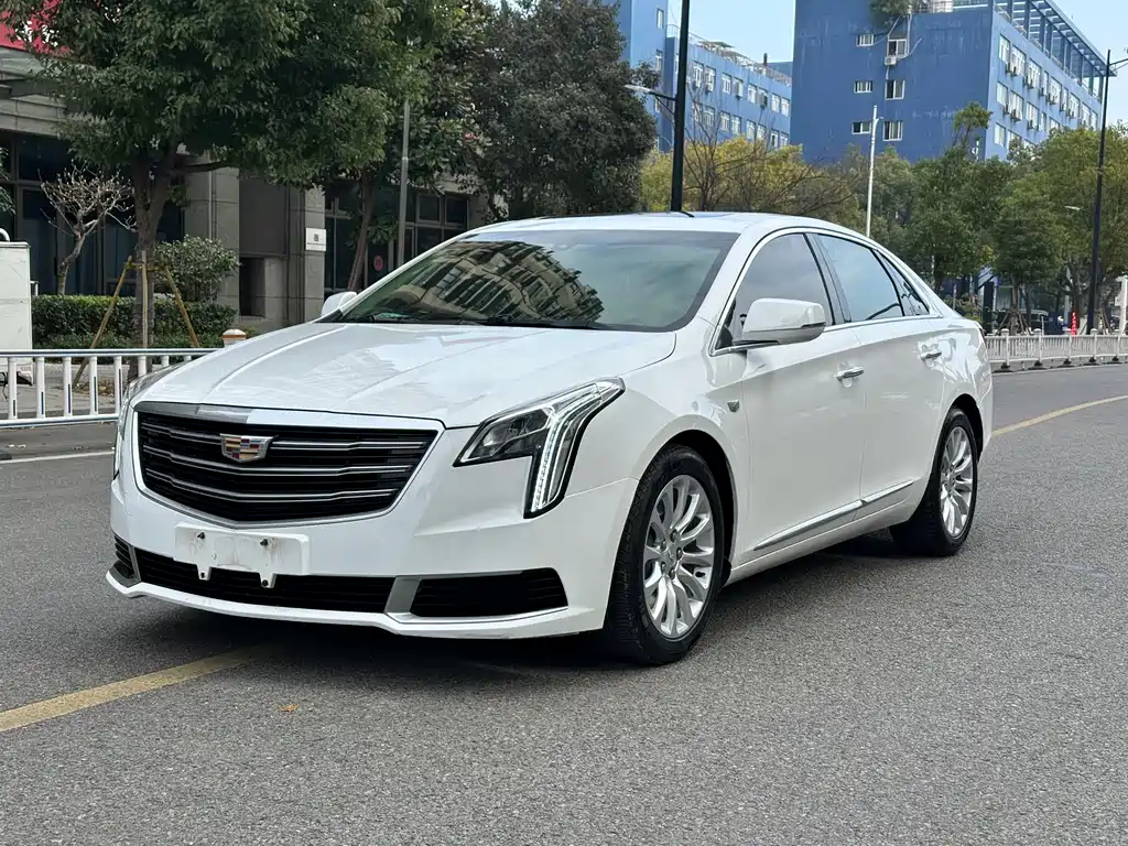 Cadillac XTS 2019 — фото 1