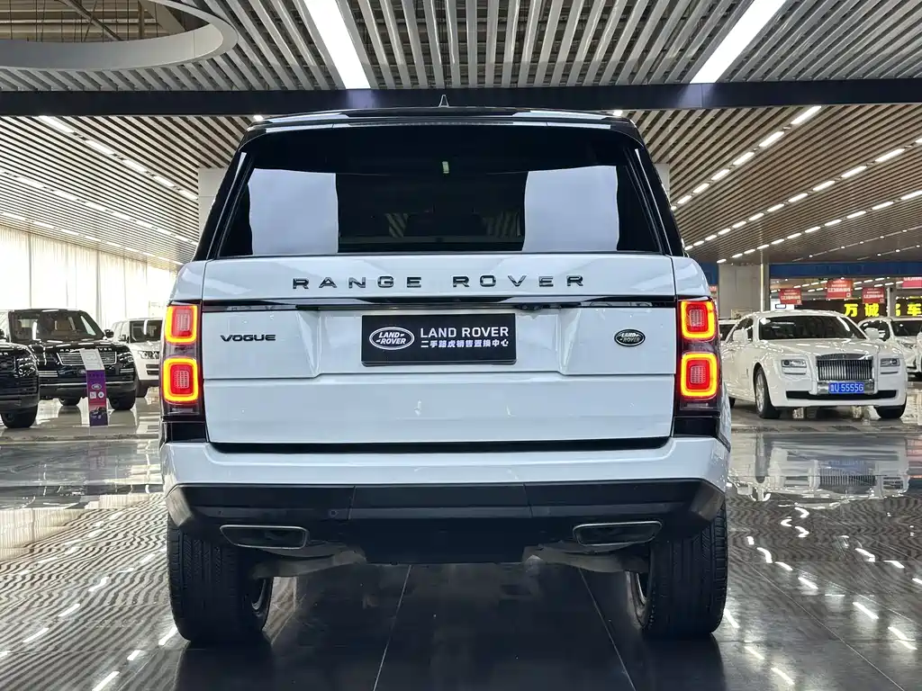 Land Rover Range Rover 2018 — фото 17