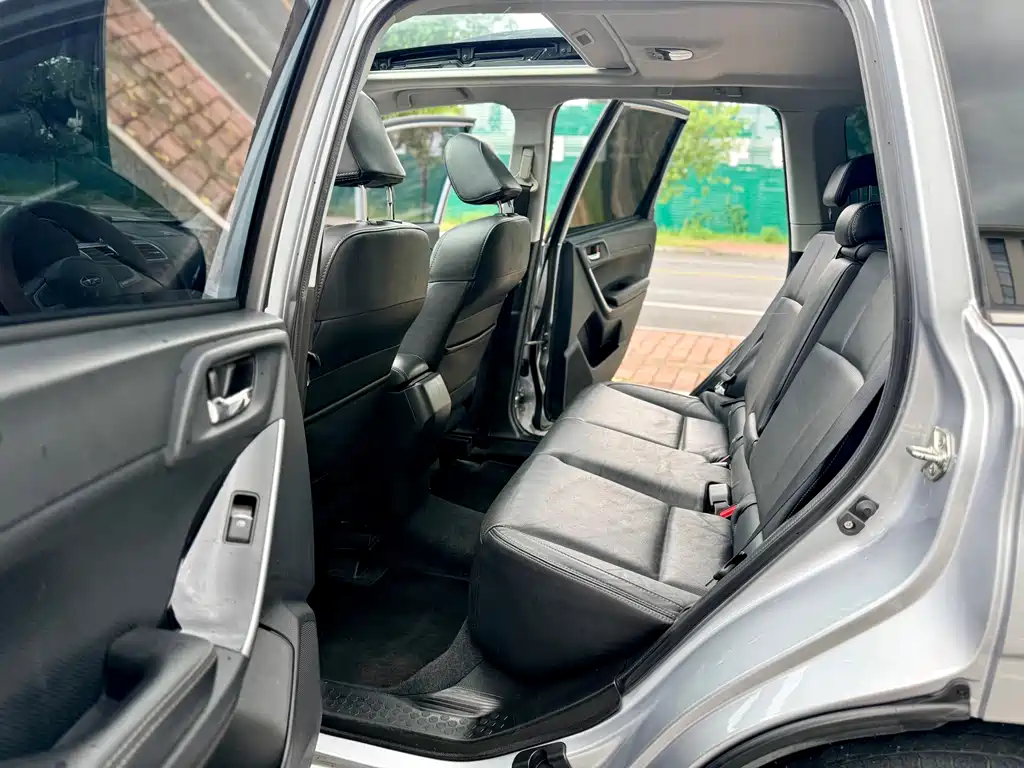 Subaru Forester 2017 — фото 13