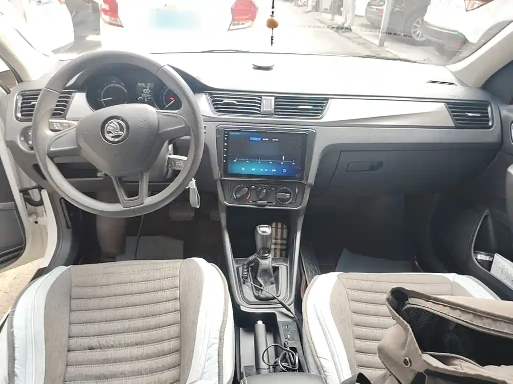 Skoda Rapid 2020 — фото 10