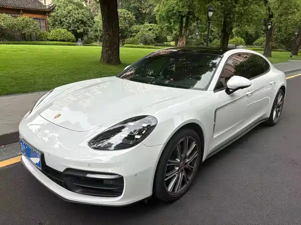 Porsche Panamera 2024