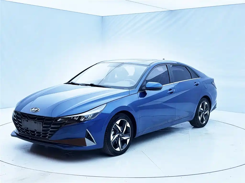 Hyundai Elantra 2022 — фото 1