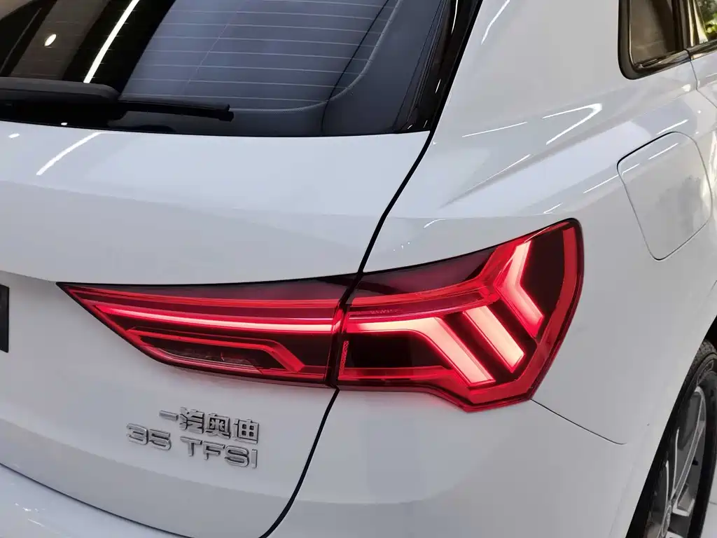 Audi Q3 2023 — фото 22