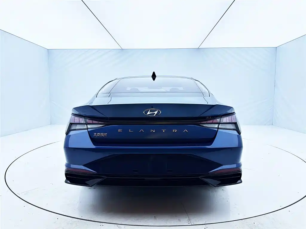 Hyundai Elantra 2022 — фото 5