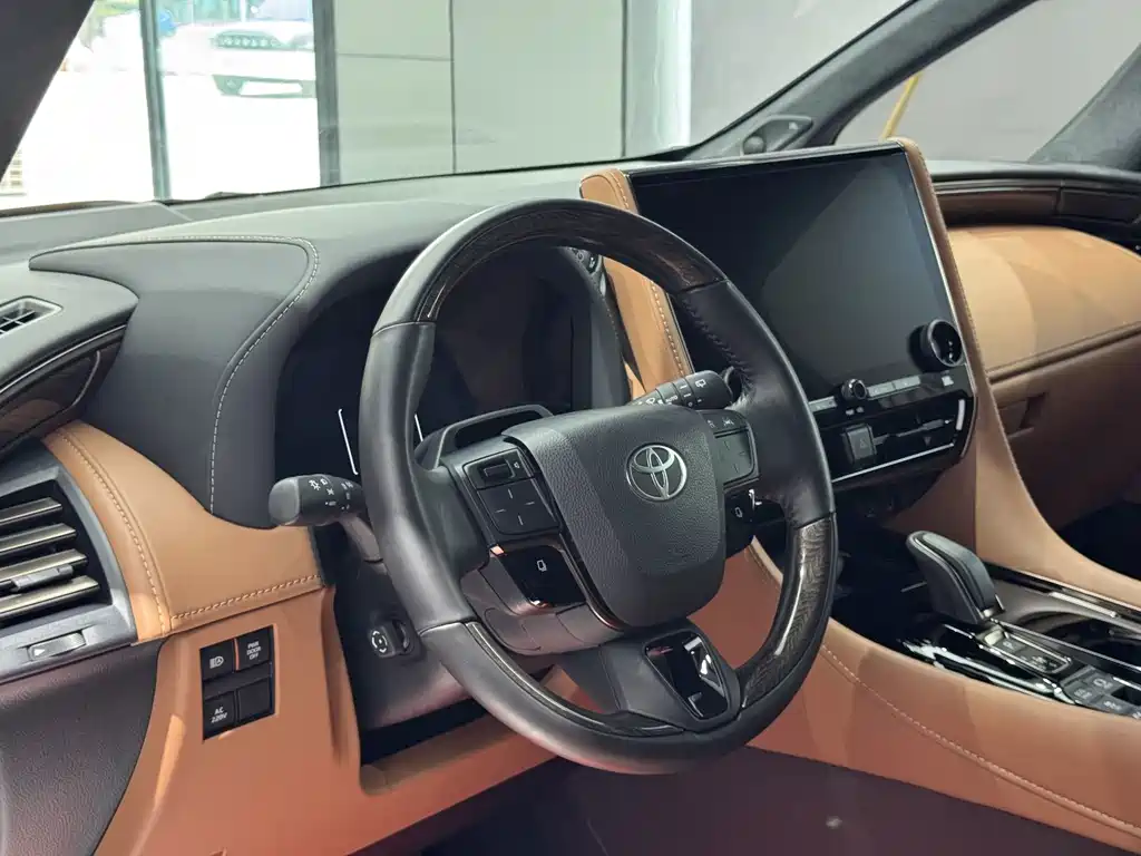 Toyota Alphard 2025 — фото 12