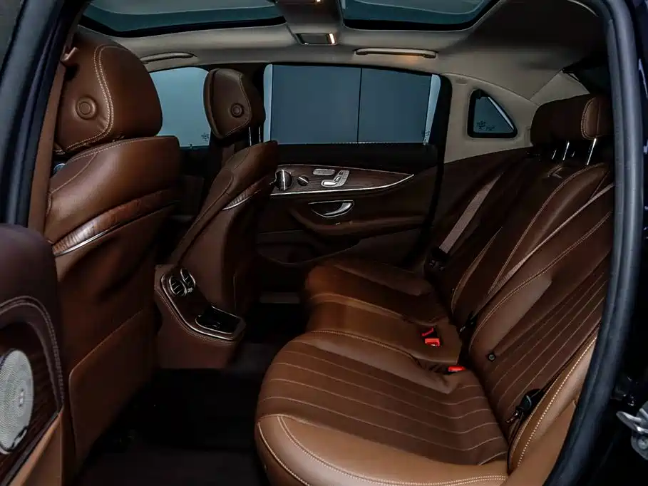 Mercedes-Benz E-Class 2021 — фото 10