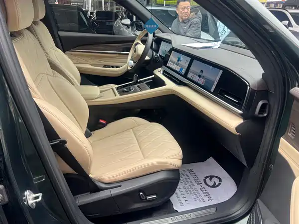 Geely Xingyue L 2025