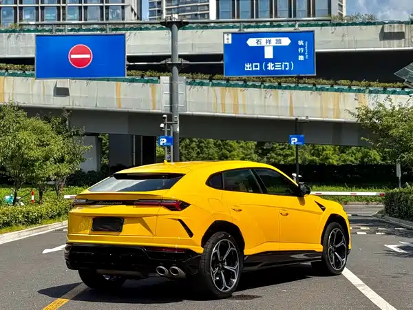 Lamborghini Urus 2023