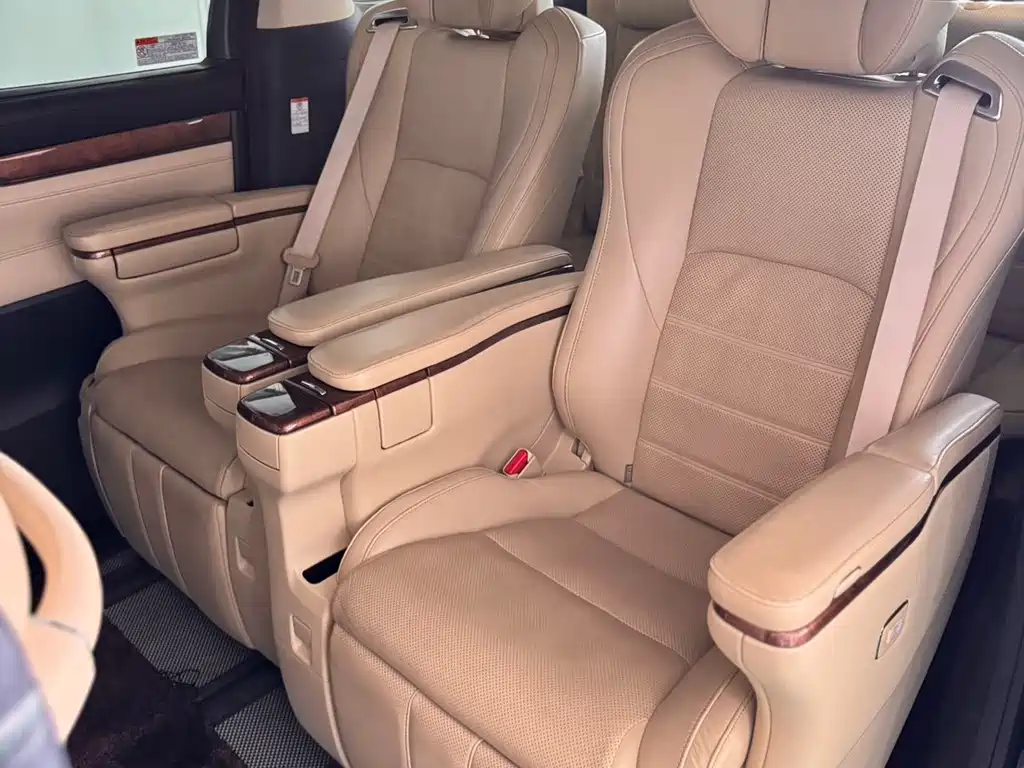 Toyota Alphard 2018 — фото 8