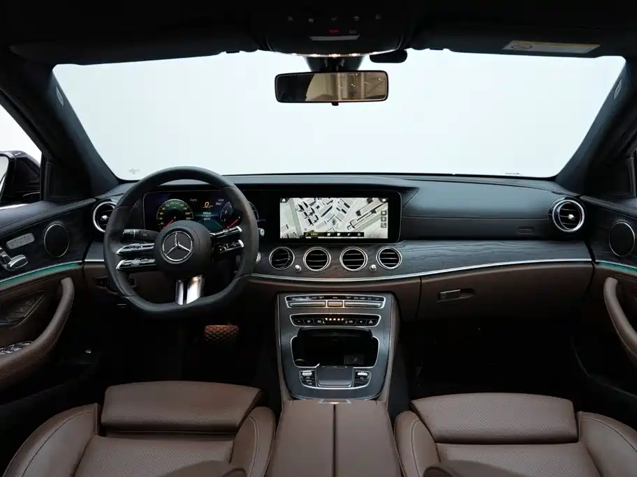 Mercedes-Benz E-Class 2022 — фото 8