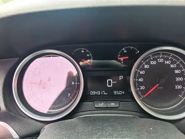 Peugeot 408 2015
