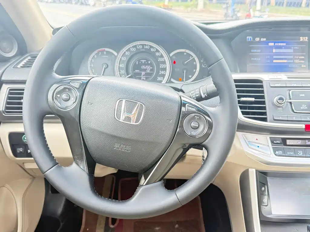 Honda Accord 2014 — фото 10