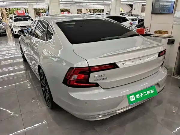 Volvo S90 2022