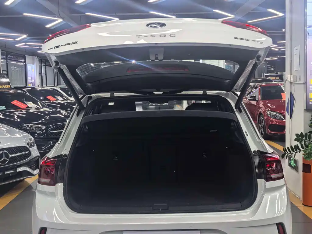 Volkswagen T-Roc 2023