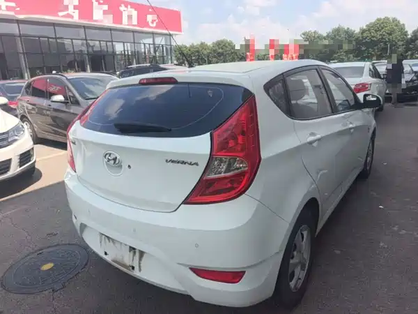 Hyundai Rui Yi 2015