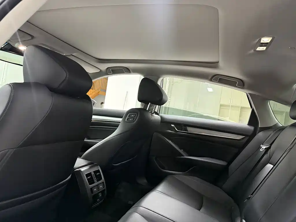 Honda Accord 2021 — фото 15