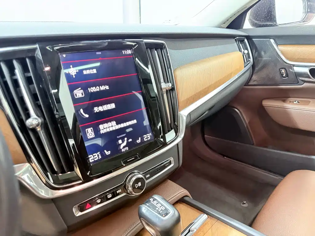 Volvo S90 2018 — фото 15