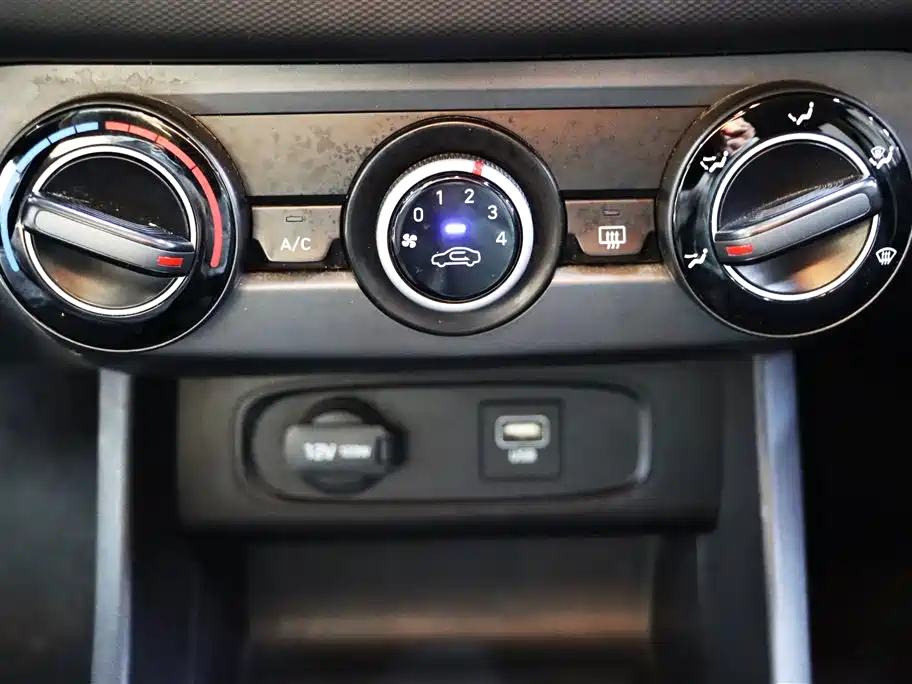 Hyundai Elantra 2022 — фото 18