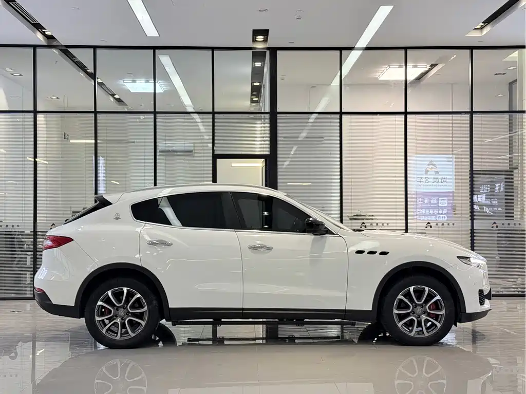 Maserati Levante 2016 — фото 8