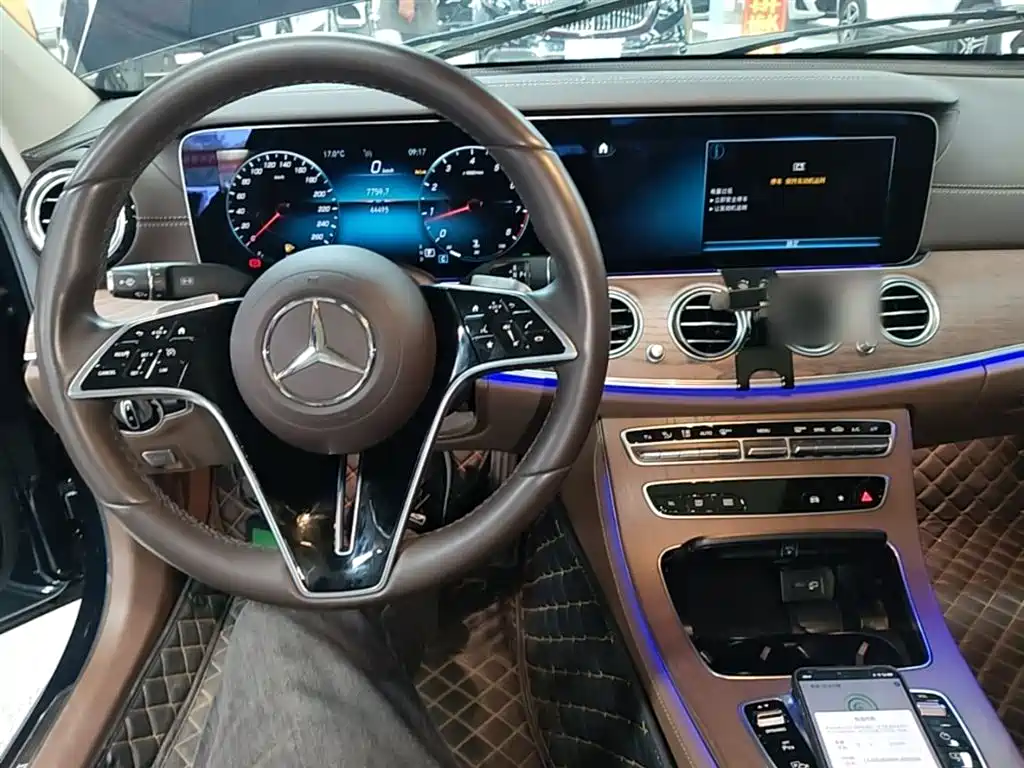 Mercedes-Benz E-Class 2023 — фото 10